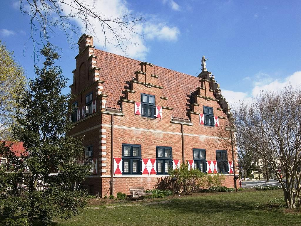 Zwaanendael Museum side view2